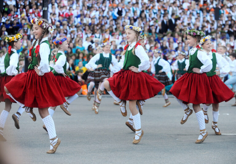 Dziesmai, dejai atkal liela diena?