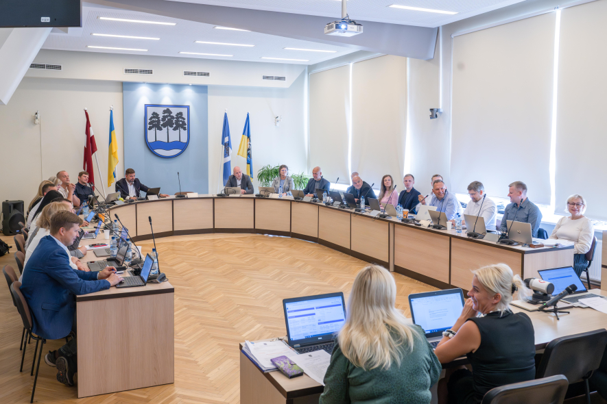 U.SKUDRA: “Izlasīju es Annas Lejiņas rakstu”