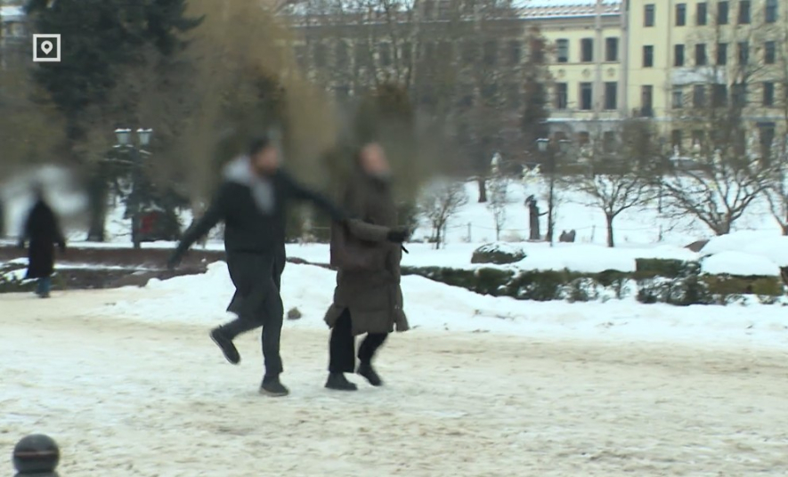 Nepaiet garām, nepagriezt muguru
