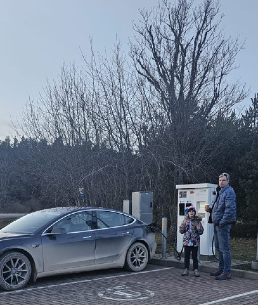 Plaši pieejama uzlāde – elektromobilitātes pamats