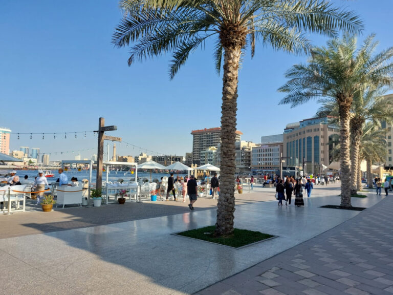 «Nav te nekāda frontes līnija, cilvēki turpina sauļoties»